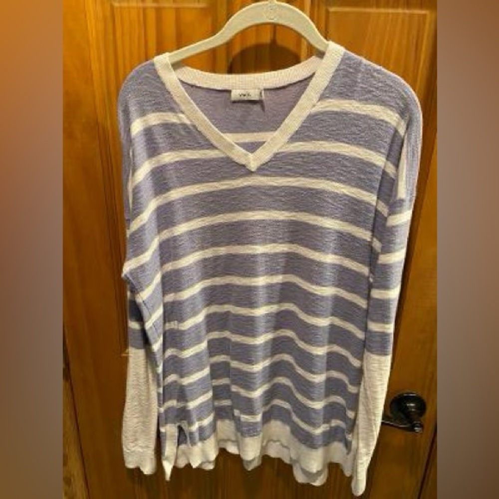 Vince. Lavender and white long sleeve top Size M - Medium